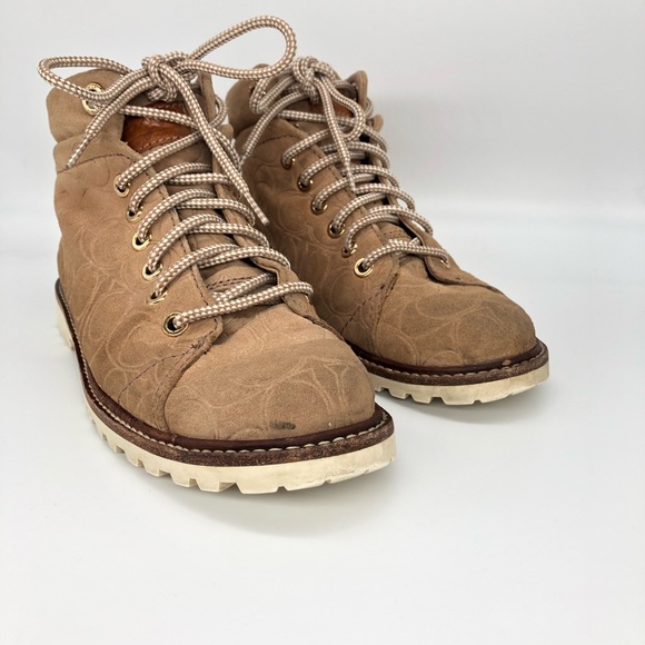 Coach - Picture 7 of 11